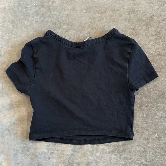 Divided cropped top. Crew neck. Color- black. Size XS - Picture 3 of 3